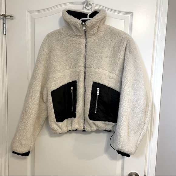 Madison The Label Aiden Reversible Jacket - Picture 7 of 9